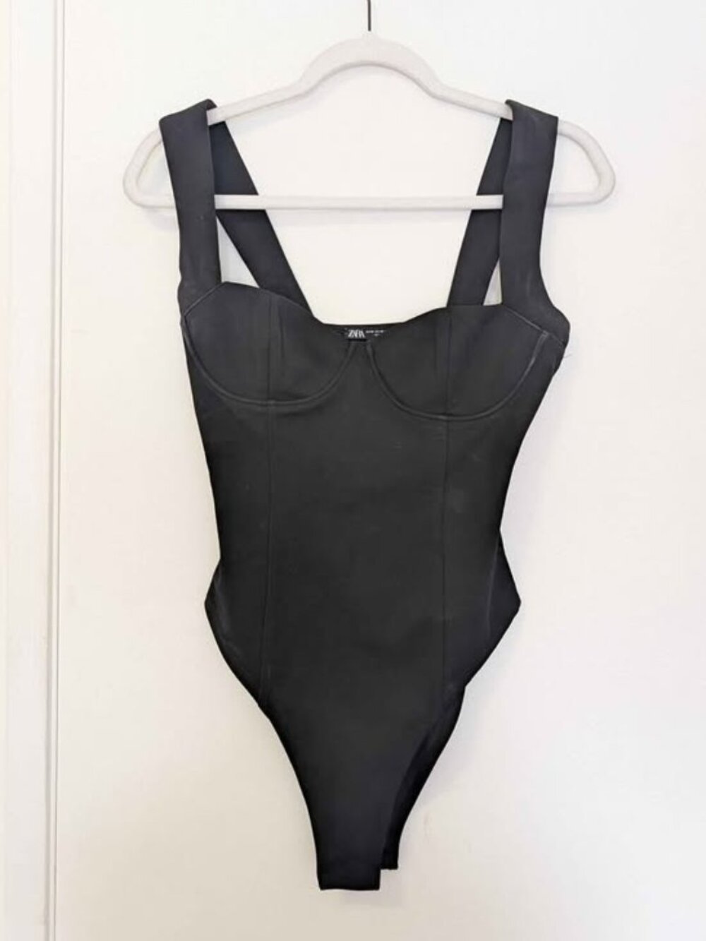 Zara Black Sleeveless Contour Underwire Bodysuit, Small